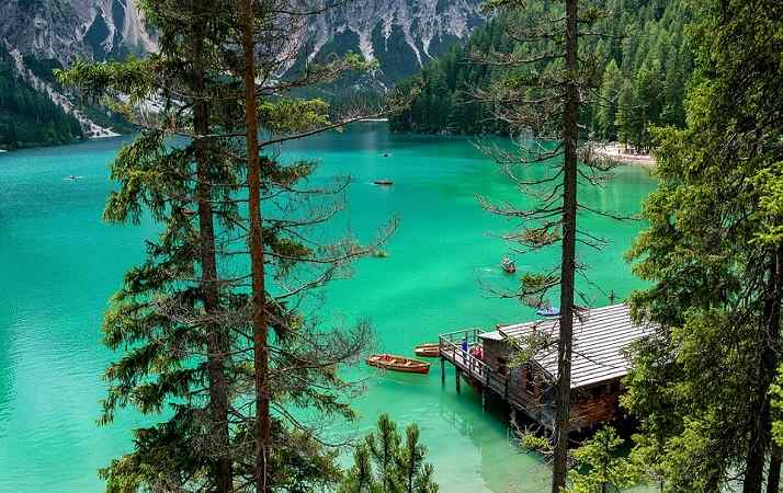 Sognare il LAGO  Simbolismo e significato di laghi e specchi d’acqua nei sogni