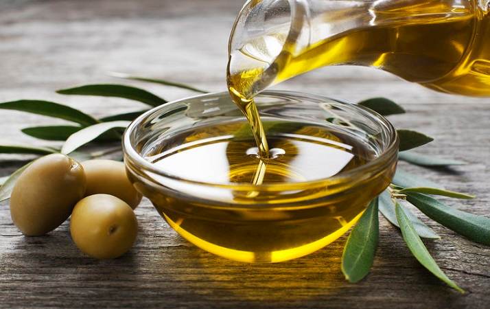 Sognare olio e sognare di ungere Simbolismo e significato dell’olio nei sogni