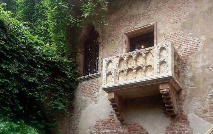 Sognare BALCONE   19 Significati di Terrazze e Balconi nei sogni