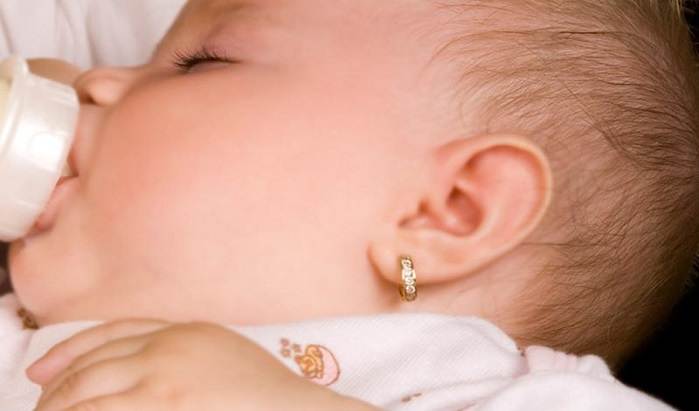 sognare-neonata-con orecchini