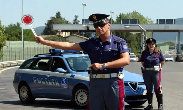 Sognare POLIZIOTTI e CARABINIERI Significato di Polizia e carabiniere nei sogni