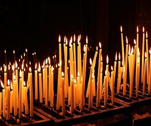 sognare-candele-in-chiesa