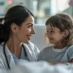 Il Medico-Pediatra che buca le Orecchie delle Bimbe